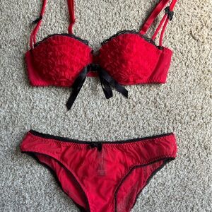 Sexy Little Things Victorias Secret Ruffle Bra with matching panty size small
